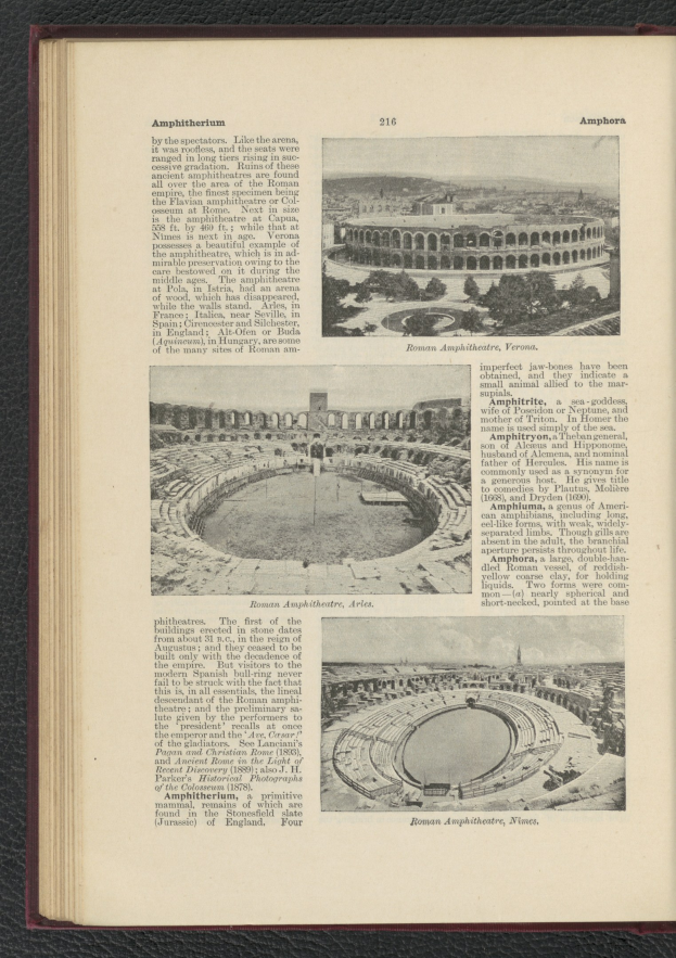 Offenes Buch mit Stadionbild, Text und zusätzlichen Bildern