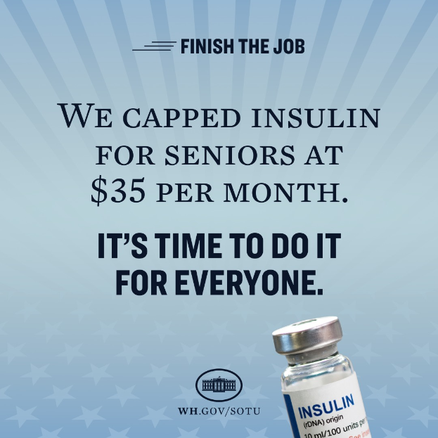 Ein Plakat mit einem Insulinfläschchen auf der rechten Seite und dem Text "Wir haben Insulin für Senioren auf 35 Dollar pro Monat begrenzt. Es ist an der Zeit, das für alle zu tun."