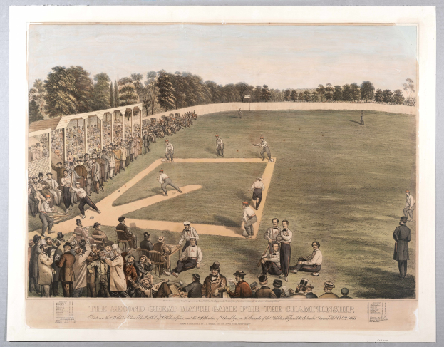Gruppe von Menschen, die Cricket auf einem grünen Feld mit Bäumen im Hintergrund und einem klaren blauen Himmel spielen, mit Text unten, der "The Second Great Match Game for the Championship" liest.