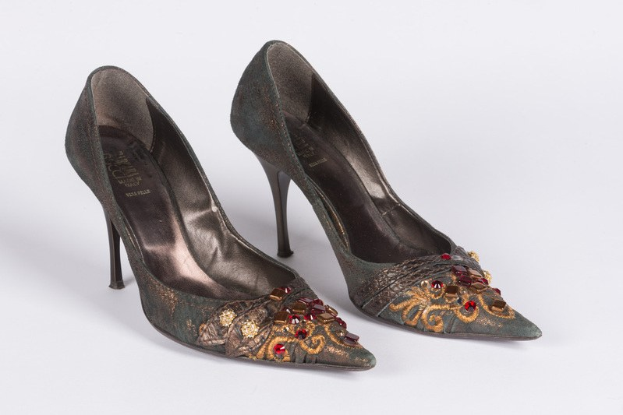 Suki Waterhouses Jimmy Choo Heels Whisperen die Romantik bei Power of Women