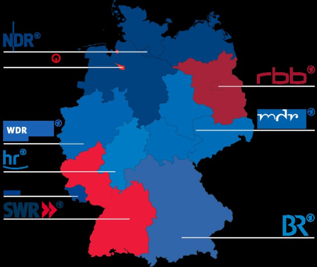 Karte von Deutschland, die die Ergebnisse der Wahl von 2016 nach Bundesländern zeigt, wobei die Bundesländer rot und blau markiert sind und der Text weitere Informationen zu den Wahlergebnissen wie die Namen der Kandidaten und das Wahldatum bereitstellt.