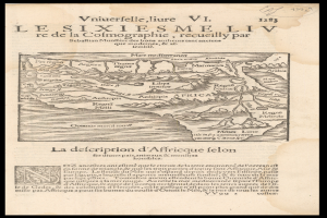 Ein altes Buch mit einem schwarzen Hintergrund und einer detaillierten Karte von Afrika, die geografische Merkmale wie Berge, Flüsse und Städte zeigt, mit begleitendem Text.